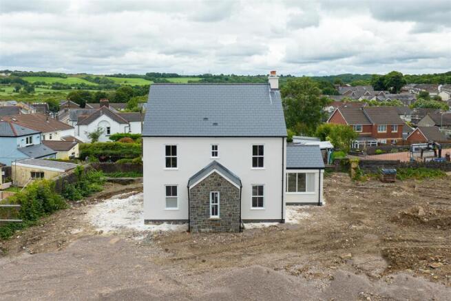 Clos Y Rheithordy, High Street, Nelson photo 4