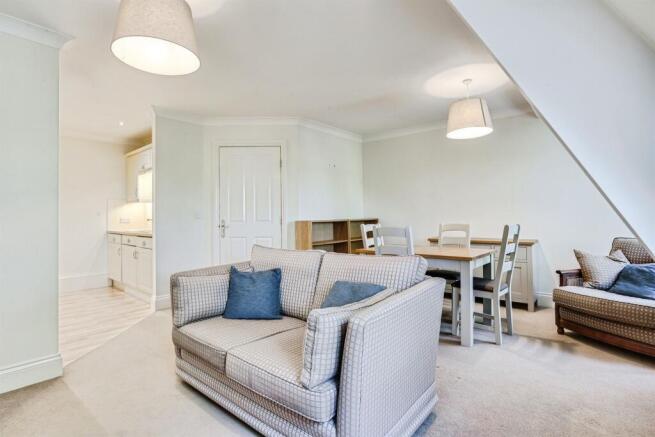 2 bed Flat for sale Image 6