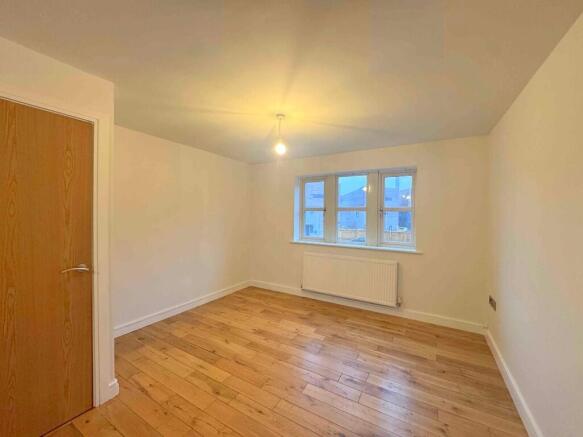 2 bed Apartment for sale Image 6