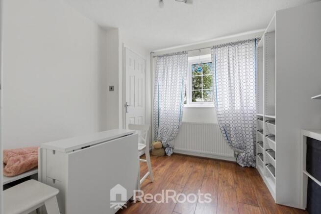 4 bed Detached for sale Image 9