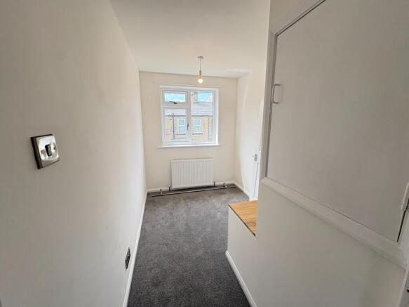 3 bed Terraced to rent Image 12