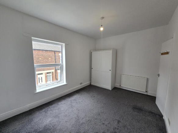 2 bed End of Terrace to rent Image 11