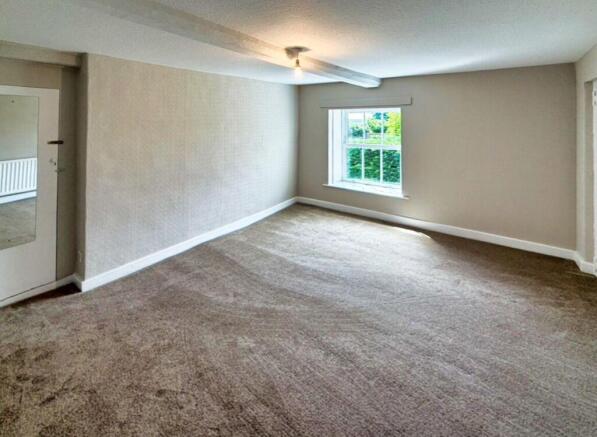 3 bed Semi-Detached to rent Image 5