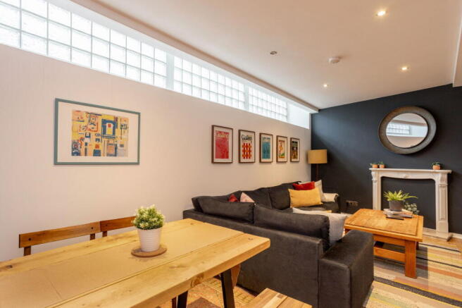 2 bed Duplex for sale Image 5