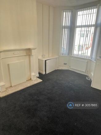 Living Room Picture 3