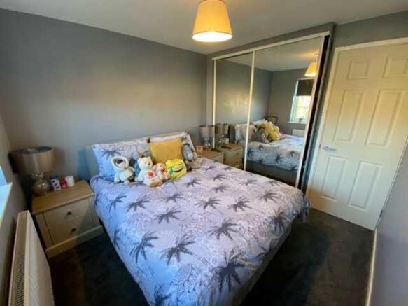 Bedroom (rear)