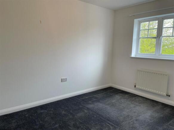 17 Meadow Close - Bedroom 2.jpg