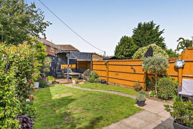 8651916-exterior0...