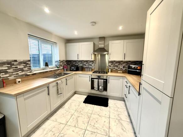 Sapphire Way, Marine Point photo 5