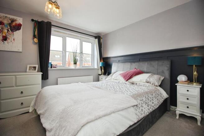 3 bed Semi-Detached for sale Image 6