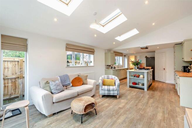 Lounge/Kitchen