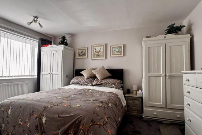 3 bed Semi-Detached for sale Image 9