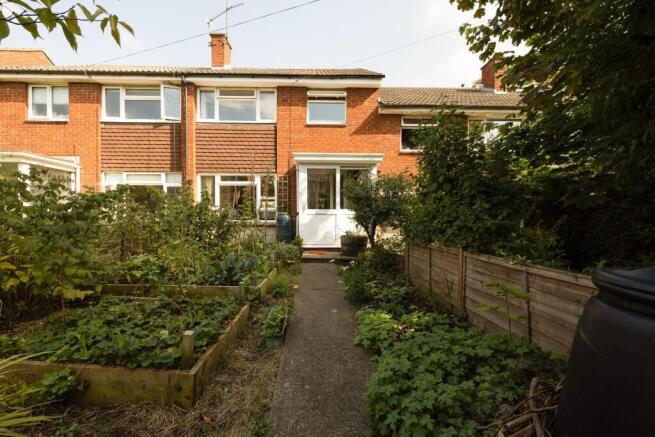 weedonclose16.jpg