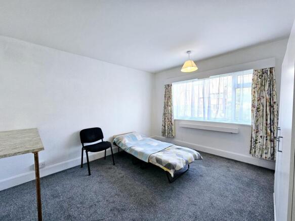 2 bed Flat for sale Image 7