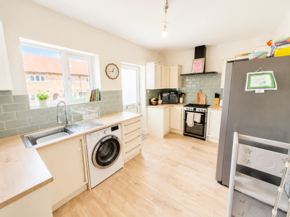 3 bed Terraced for sale Image 4