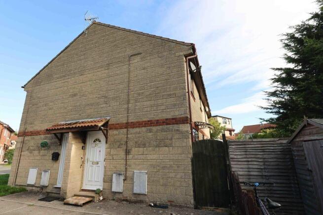 29 Roebuck Close