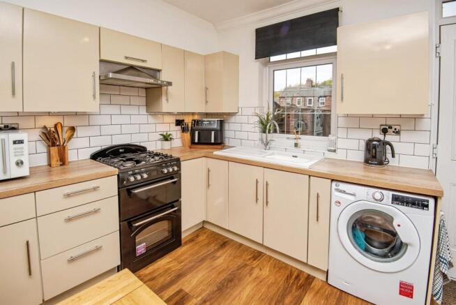 4 bed Terraced for sale Image 7