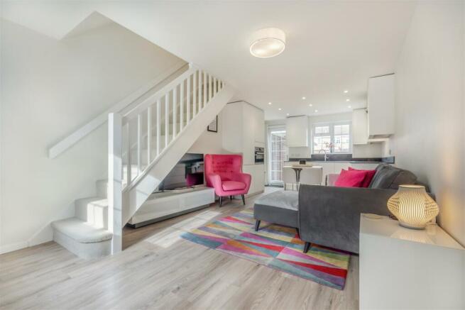 8585455-interior01.jpg