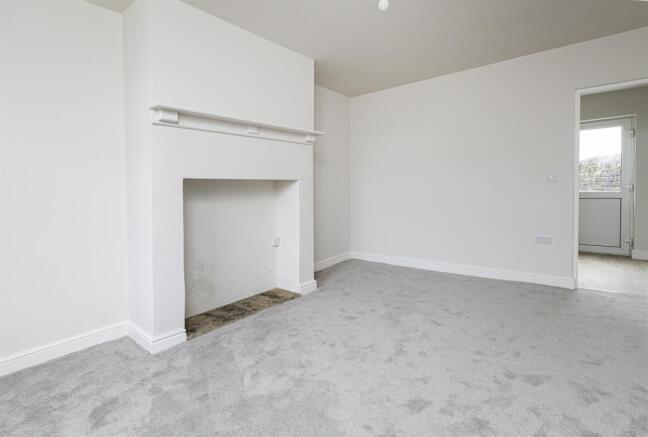 2 bed Terraced for sale Image 5