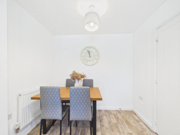3 bed Semi-Detached for sale Image 9