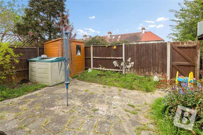 Swan Avenue, Upminster, RM14 photo 4