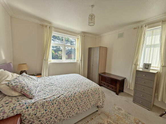 2 bed Apartment for sale Image 8