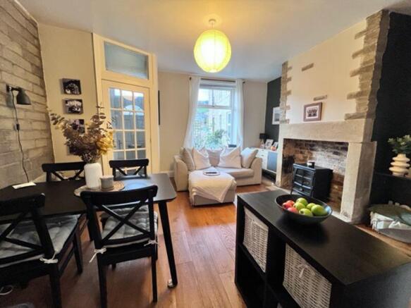 Lounge/Dining Room