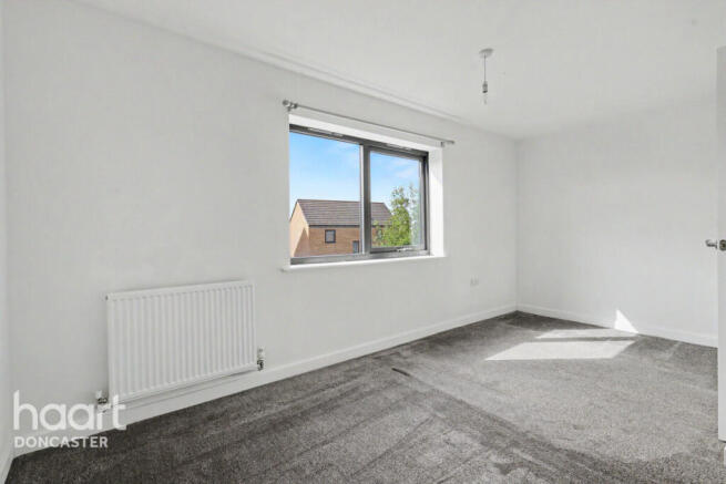 3 bed Terraced for sale Image 9