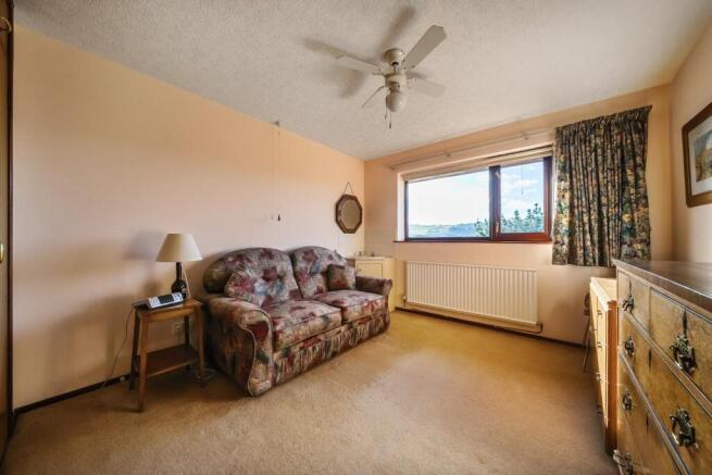 Bedroom 4.jpg