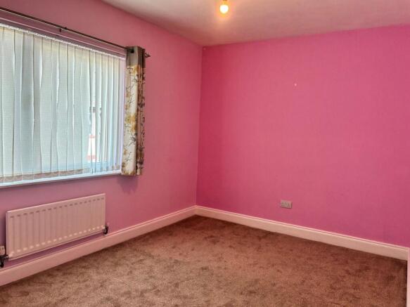 3 bed Terraced to rent Image 11