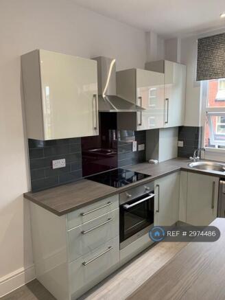 3 bed Terraced to rent Image 6