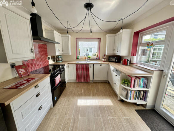 Bryn Estate, Llanfaethlu, Anglesey, LL65 photo 4