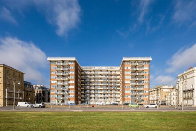 44 Kingsway Court-1.jpg