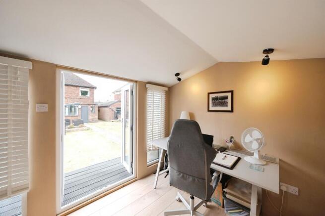 3 bed Semi-Detached for sale Image 5