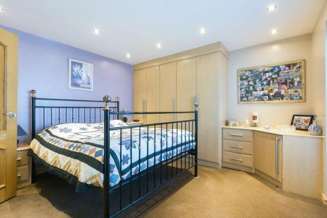 lMaster bed