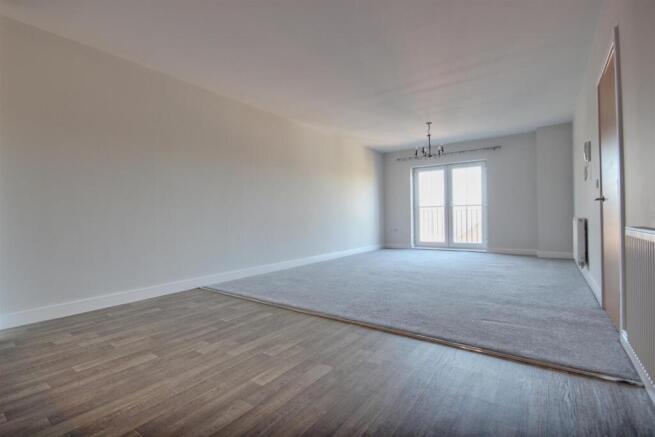 2 bed Apartment for sale Image 5