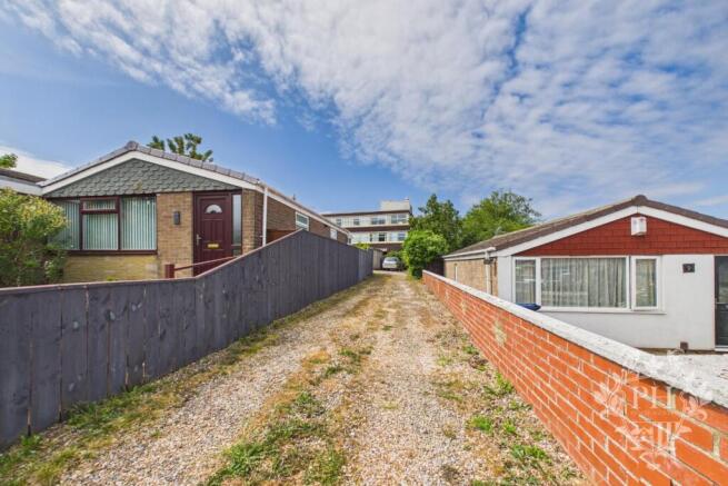 2 bed Bungalow for sale Image 12