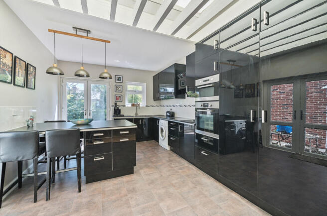 1315215-6-686fb85...