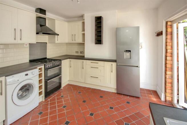 kitchen 1.JPG