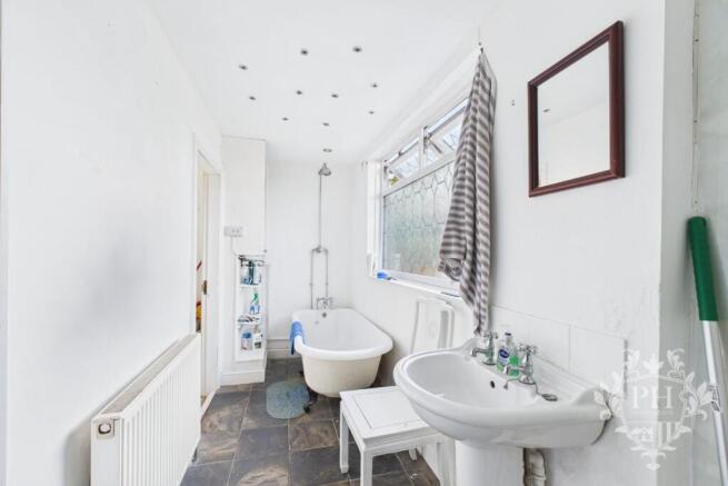 2 bed Detached for sale Image 6