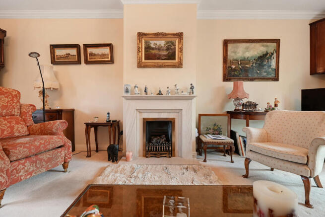 4 bed Detached for sale Image 6