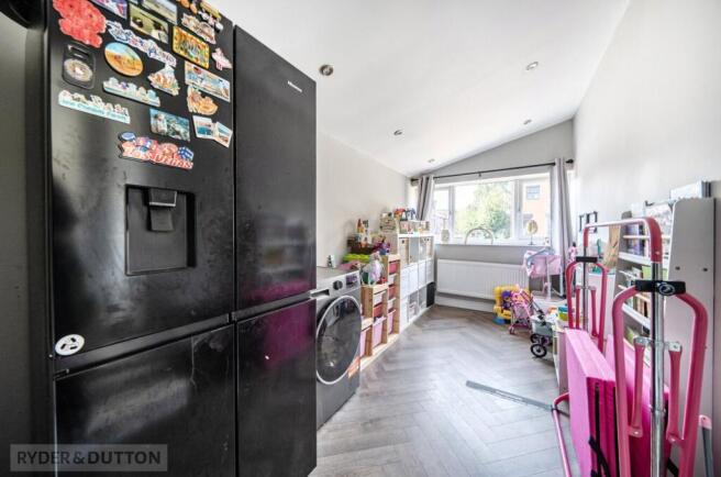 3 bed Semi-Detached for sale Image 12