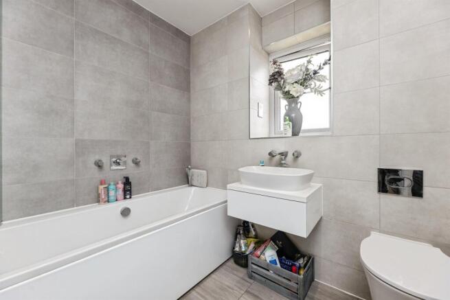 3 bed Semi-Detached for sale Image 6