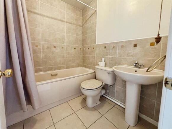 2 bed Semi-Detached for sale Image 12