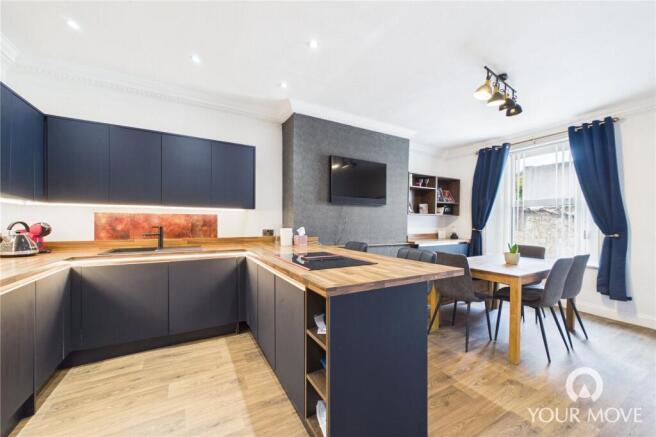 Kitchen/Dining Room