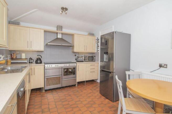 Kitchen / Brea...