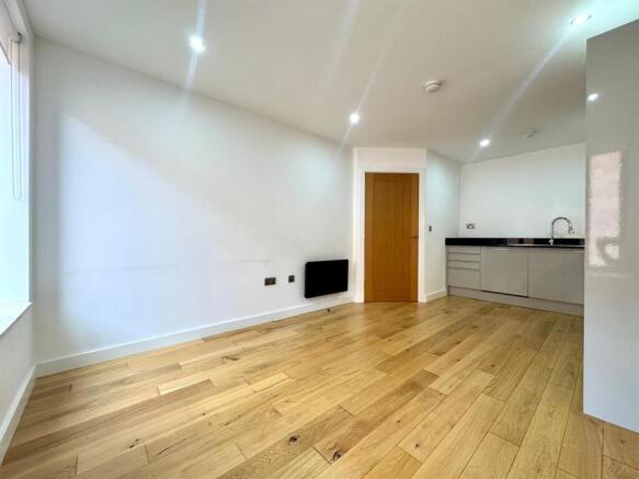 Living room pic 3.jpeg