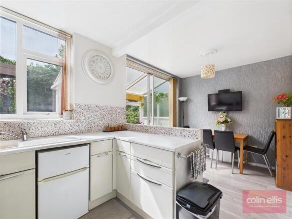 3 bed Semi-Detached for sale Image 7