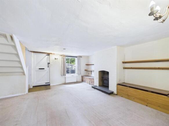 8 - 3-bedroom cottage, Kingswood W-U-E.jpg