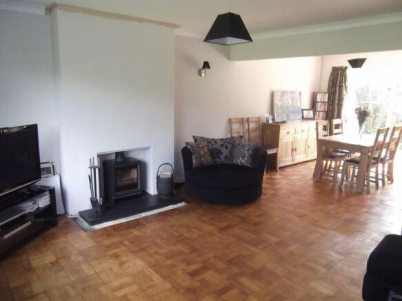 Lounge/Dining Room